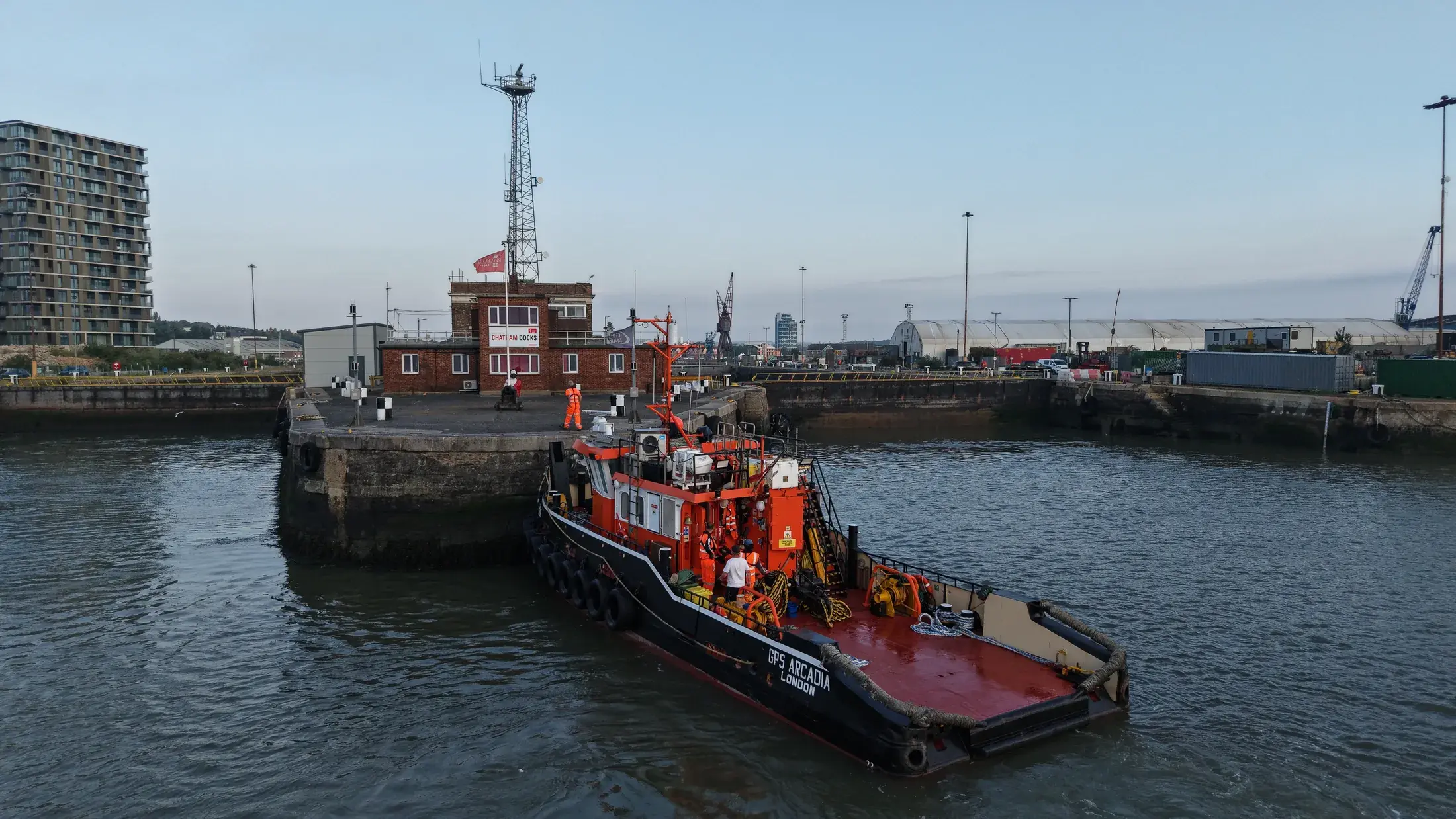 Crew Transfer Photography – Tug Operations at Chatham