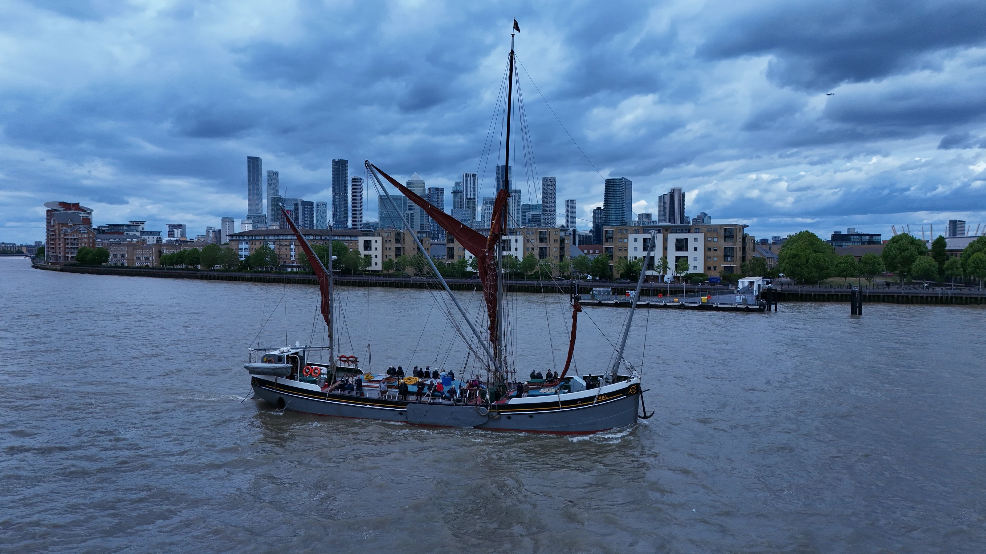 Sailing Barge Will on the Tideway