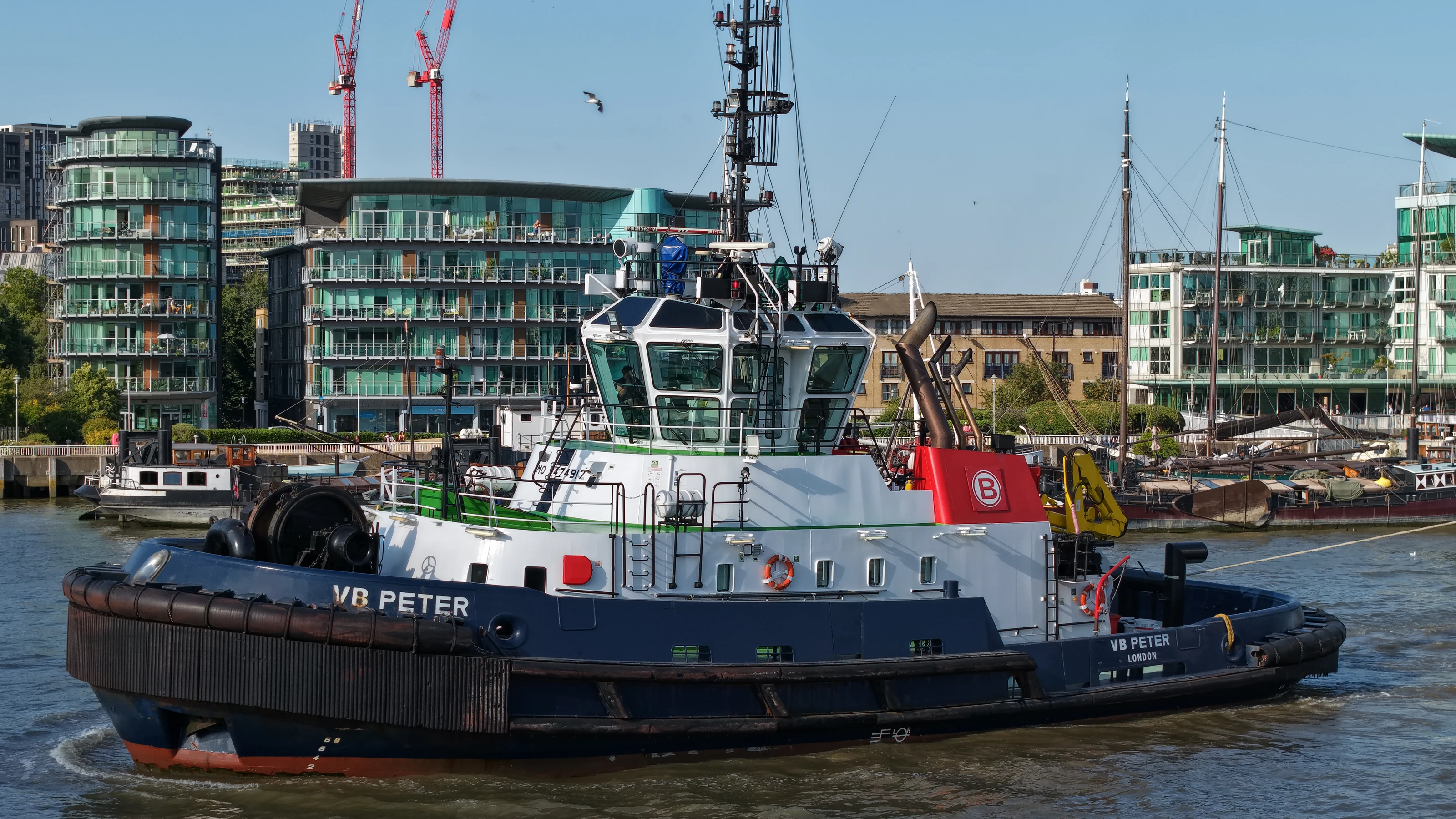 Boluda Tug VB Peter on the Thames